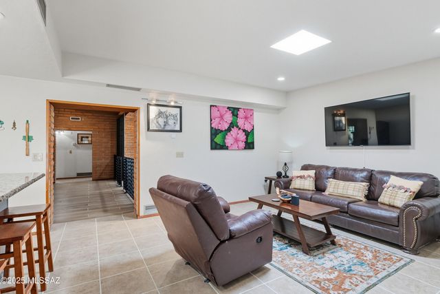 10301 N Camino De Oeste, Tucson, AZ 85742