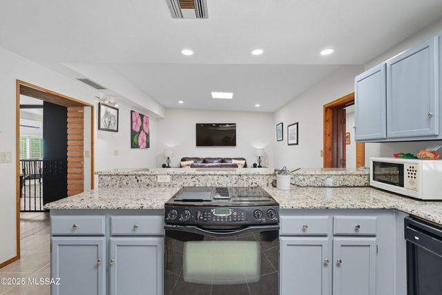 10301 N Camino De Oeste, Tucson, AZ 85742