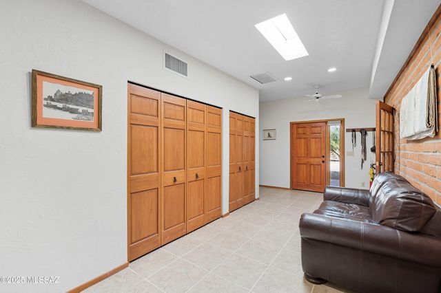 10301 N Camino De Oeste, Tucson, AZ 85742