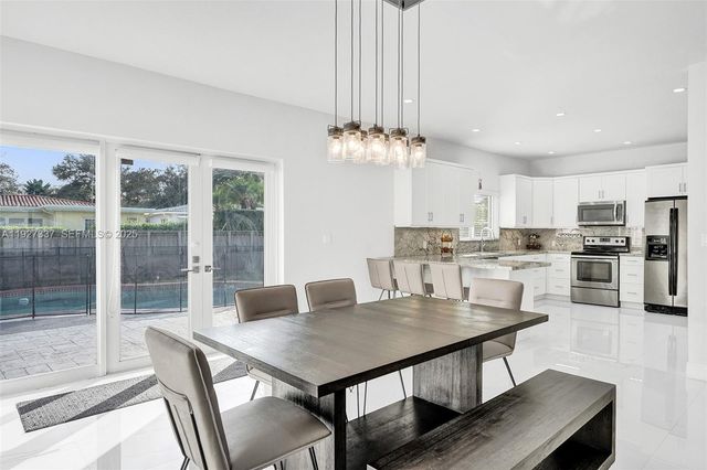 1102 Meadowlark Ave, Miami Springs, FL 33166