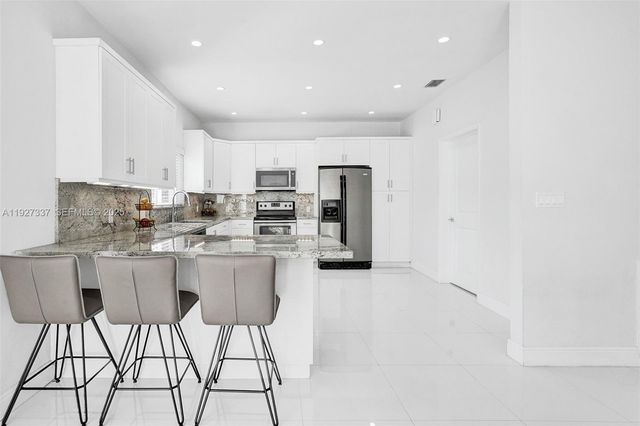 1102 Meadowlark Ave, Miami Springs, FL 33166