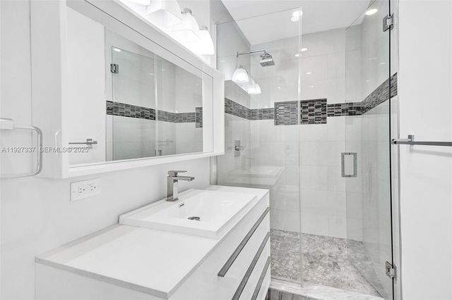 1102 Meadowlark Ave, Miami Springs, FL 33166