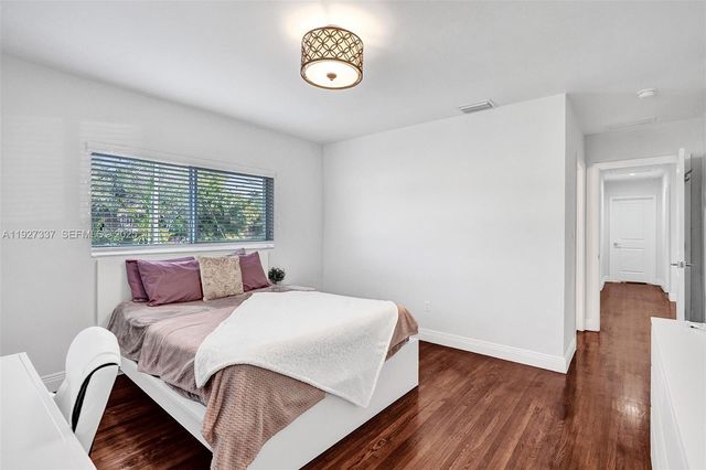 1102 Meadowlark Ave, Miami Springs, FL 33166