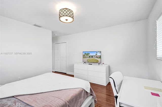 1102 Meadowlark Ave, Miami Springs, FL 33166