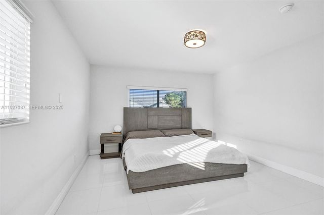 1102 Meadowlark Ave, Miami Springs, FL 33166