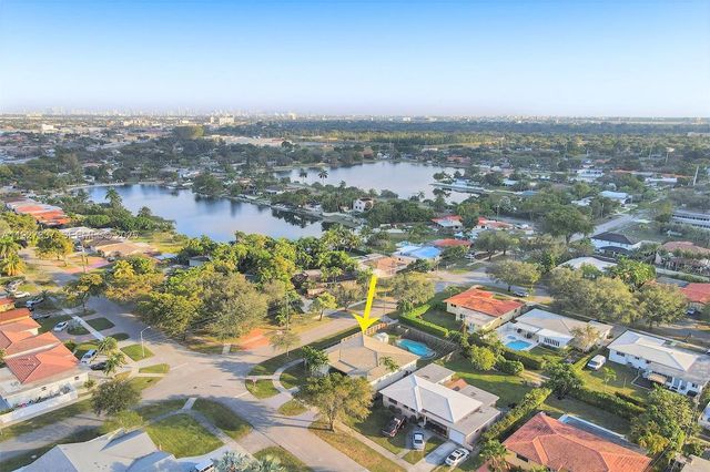 1102 Meadowlark Ave, Miami Springs, FL 33166