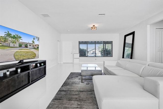 1102 Meadowlark Ave, Miami Springs, FL 33166