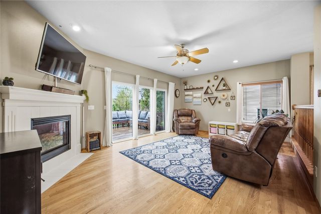 1372 Woolridge Dr, Coralville, IA 52241