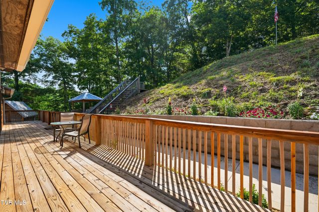 857 Wilderness Drive, Mooresburg, TN 37811