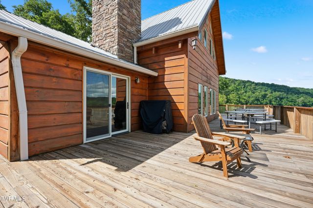 857 Wilderness Drive, Mooresburg, TN 37811