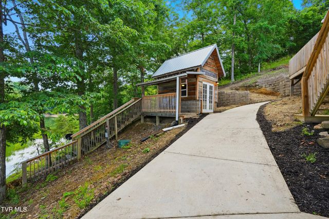 857 Wilderness Drive, Mooresburg, TN 37811