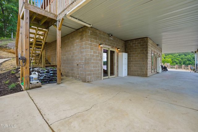 857 Wilderness Drive, Mooresburg, TN 37811