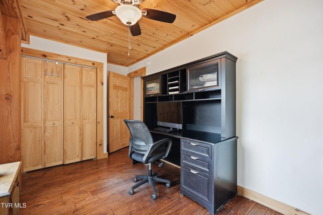 857 Wilderness Drive, Mooresburg, TN 37811