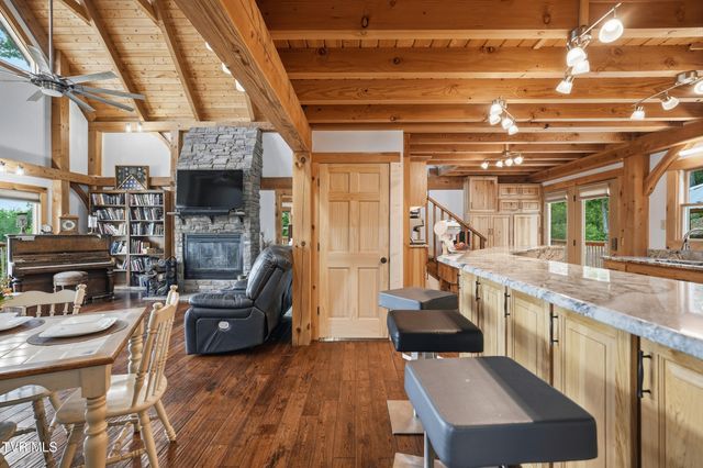 857 Wilderness Drive, Mooresburg, TN 37811