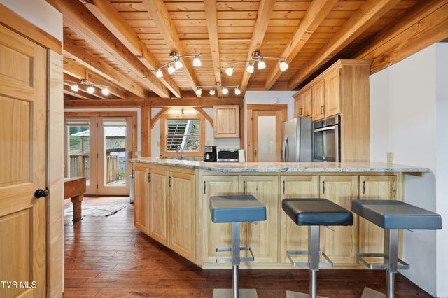 857 Wilderness Drive, Mooresburg, TN 37811