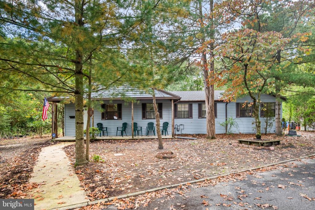 18 CHEWS LANDING RD, CLEMENTON, NJ 08021 — exterior