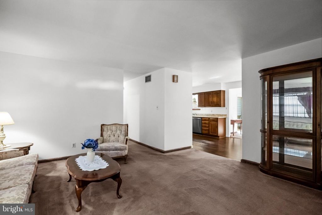 18 CHEWS LANDING RD, CLEMENTON, NJ 08021 — photo 4