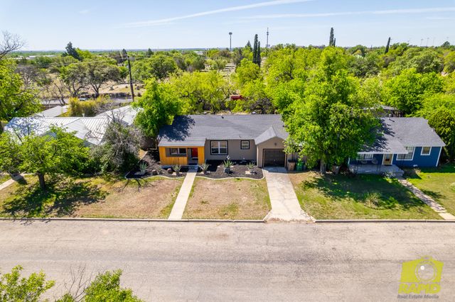 925 W Avenue M, San Angelo, TX 76901