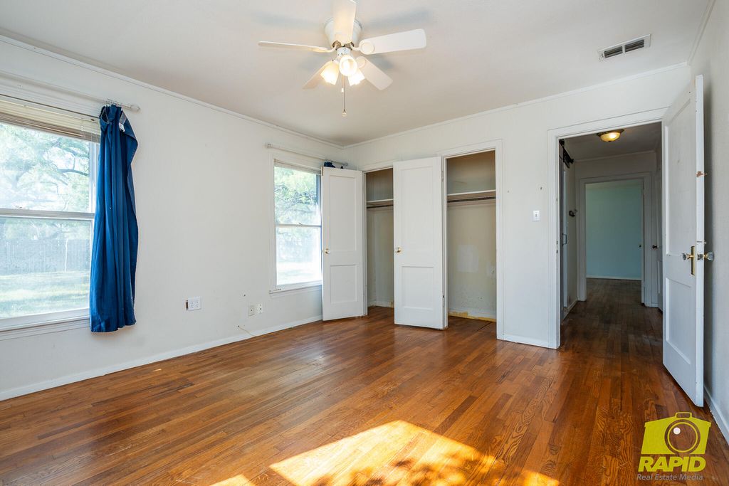 Image 20 of property listing at 925 W Avenue M, San Angelo, TX 76901