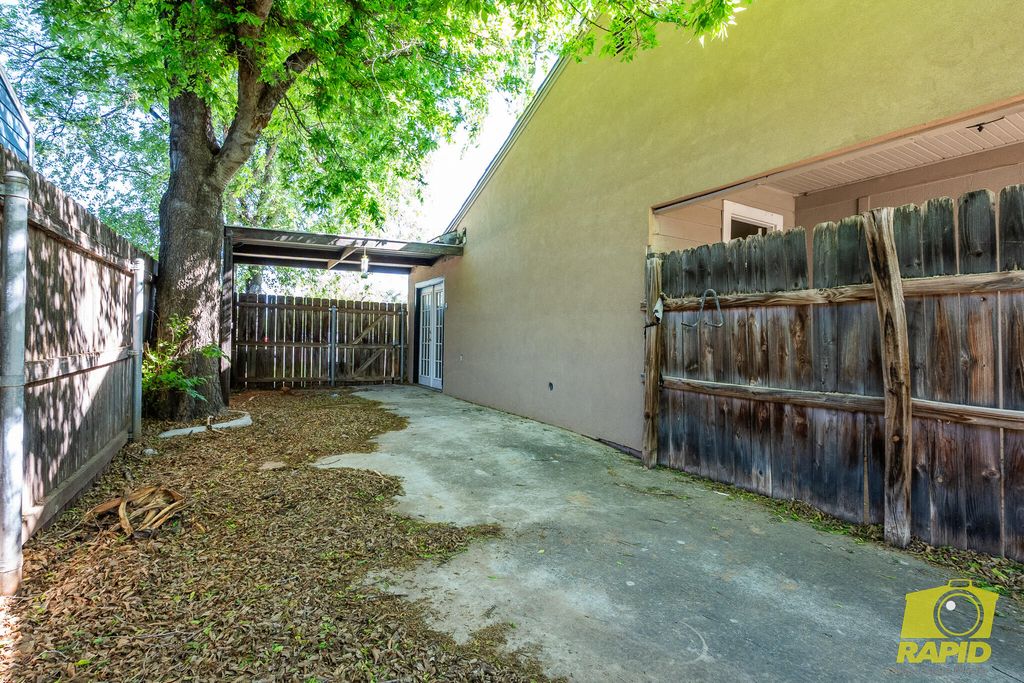 Image 28 of property listing at 925 W Avenue M, San Angelo, TX 76901