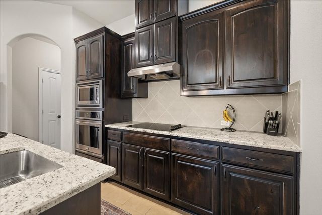 11805 Hassop Lane, Burleson, TX 76028