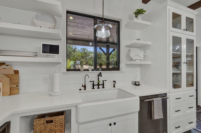 211 Cielo VIS, Canyon Lake, TX 78133