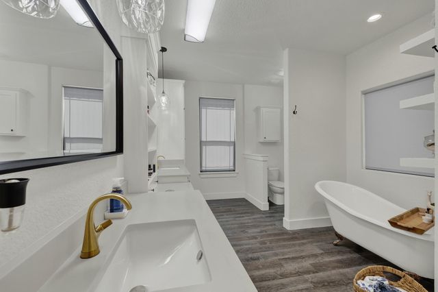 211 Cielo VIS, Canyon Lake, TX 78133