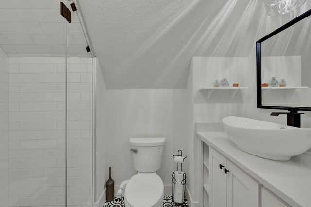211 Cielo VIS, Canyon Lake, TX 78133