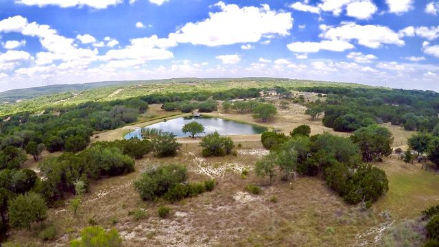 211 Cielo VIS, Canyon Lake, TX 78133