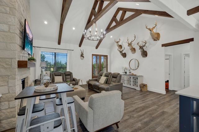 211 Cielo VIS, Canyon Lake, TX 78133
