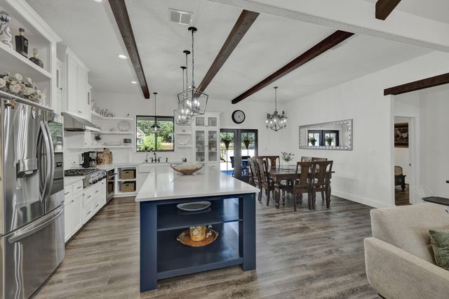 211 Cielo VIS, Canyon Lake, TX 78133