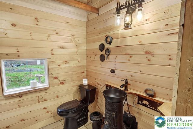 2205 Long Run Road, Franklin Twp, PA 18235