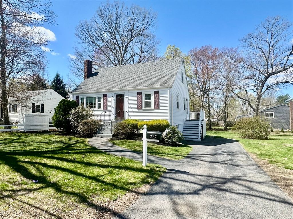 227 Winter St, Whitman, MA 02382