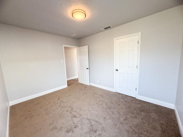 3812 E Clinton Avenue, Fresno, CA 93703