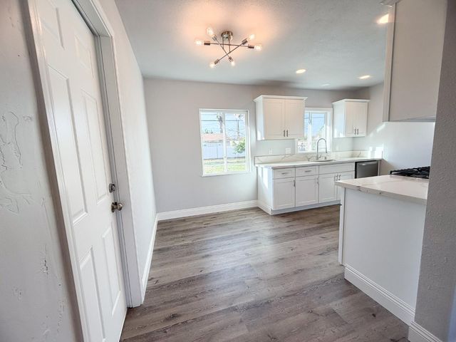 3812 E Clinton Avenue, Fresno, CA 93703