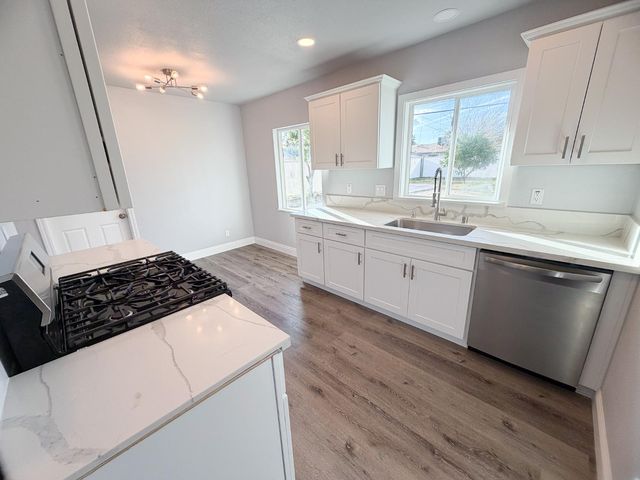 3812 E Clinton Avenue, Fresno, CA 93703