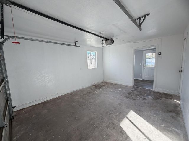 3812 E Clinton Avenue, Fresno, CA 93703