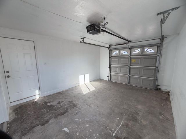 3812 E Clinton Avenue, Fresno, CA 93703