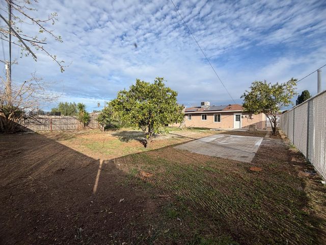 3812 E Clinton Avenue, Fresno, CA 93703