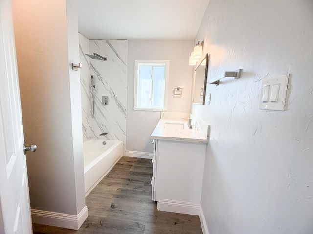 3812 E Clinton Avenue, Fresno, CA 93703