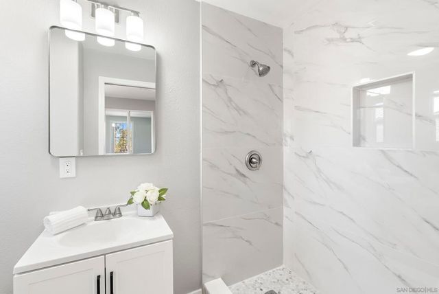 7875 Via Montebello 1, San Diego, CA 92129