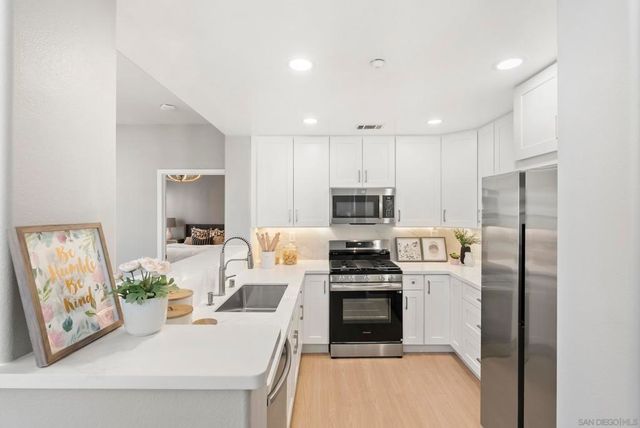 7875 Via Montebello 1, San Diego, CA 92129