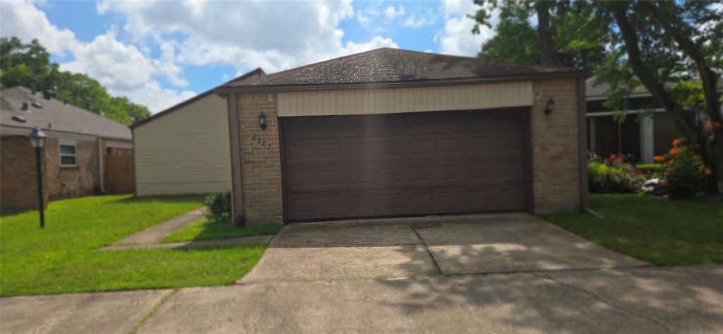 2207 Saint James Court, Missouri City, TX 77459