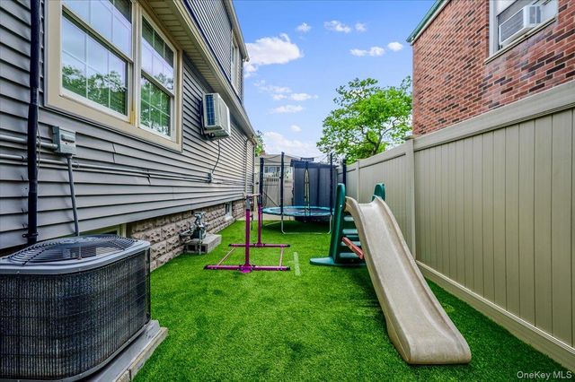 618 E Walnut Street, Long Beach, NY 11561