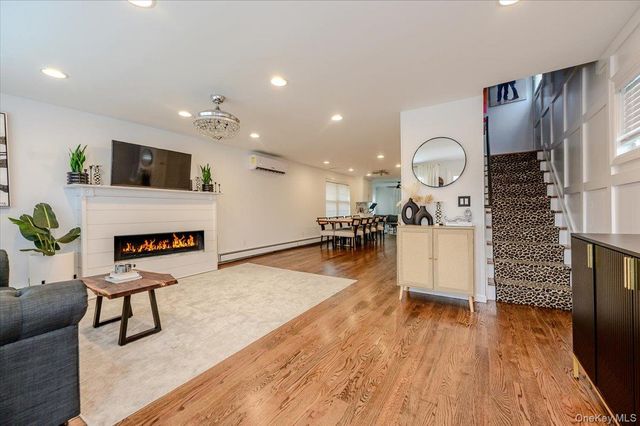 618 E Walnut Street, Long Beach, NY 11561