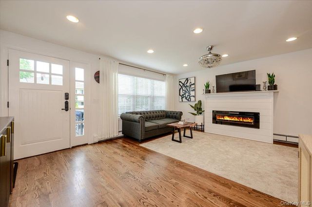 618 E Walnut Street, Long Beach, NY 11561