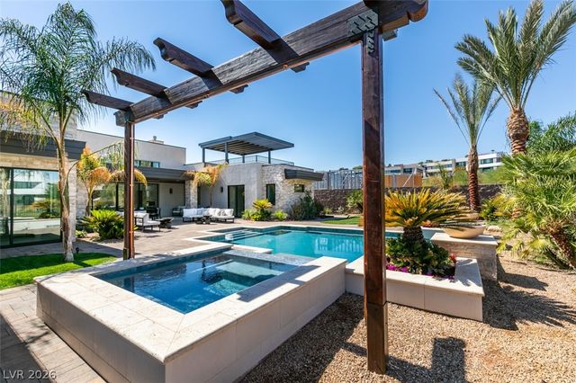40 Reflection Shores Lane, Henderson, NV 89011