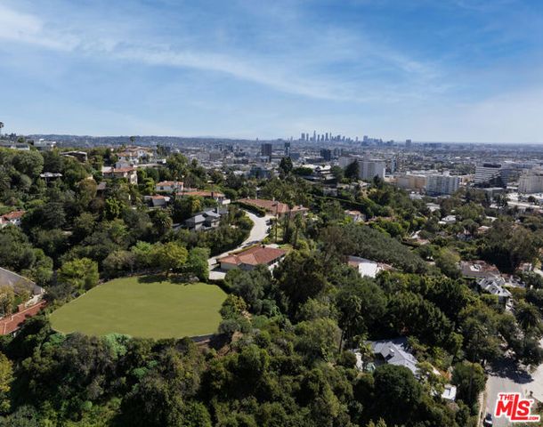 7200 La Presa Drive, Los Angeles, CA 90068