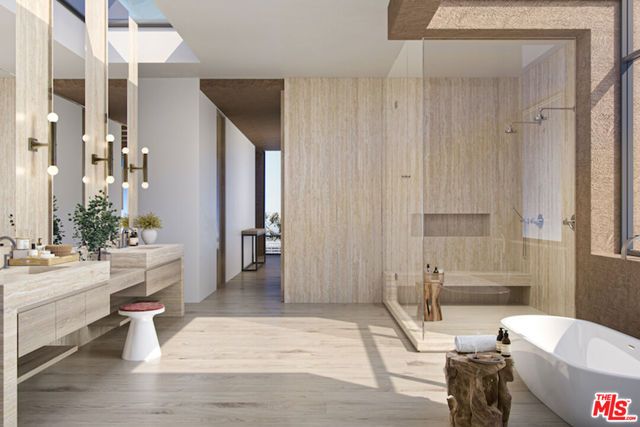 7200 La Presa Drive, Los Angeles, CA 90068