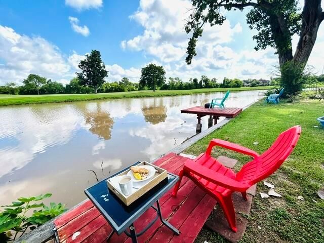 2810 Lake View Drive, Missouri City, TX 77459
